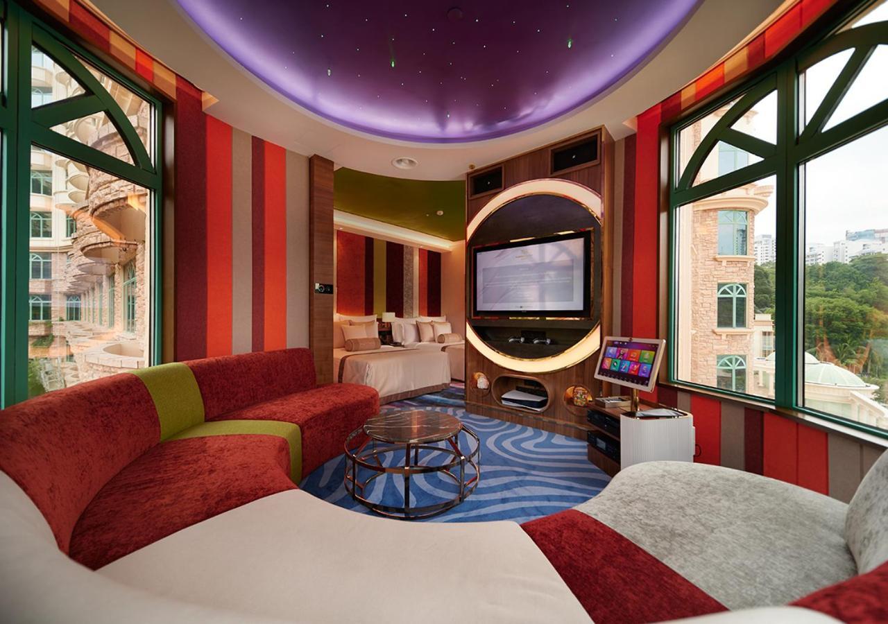 Sunway Resort Hotel Petaling Jaya Εξωτερικό φωτογραφία The interior of a suite at the hotel