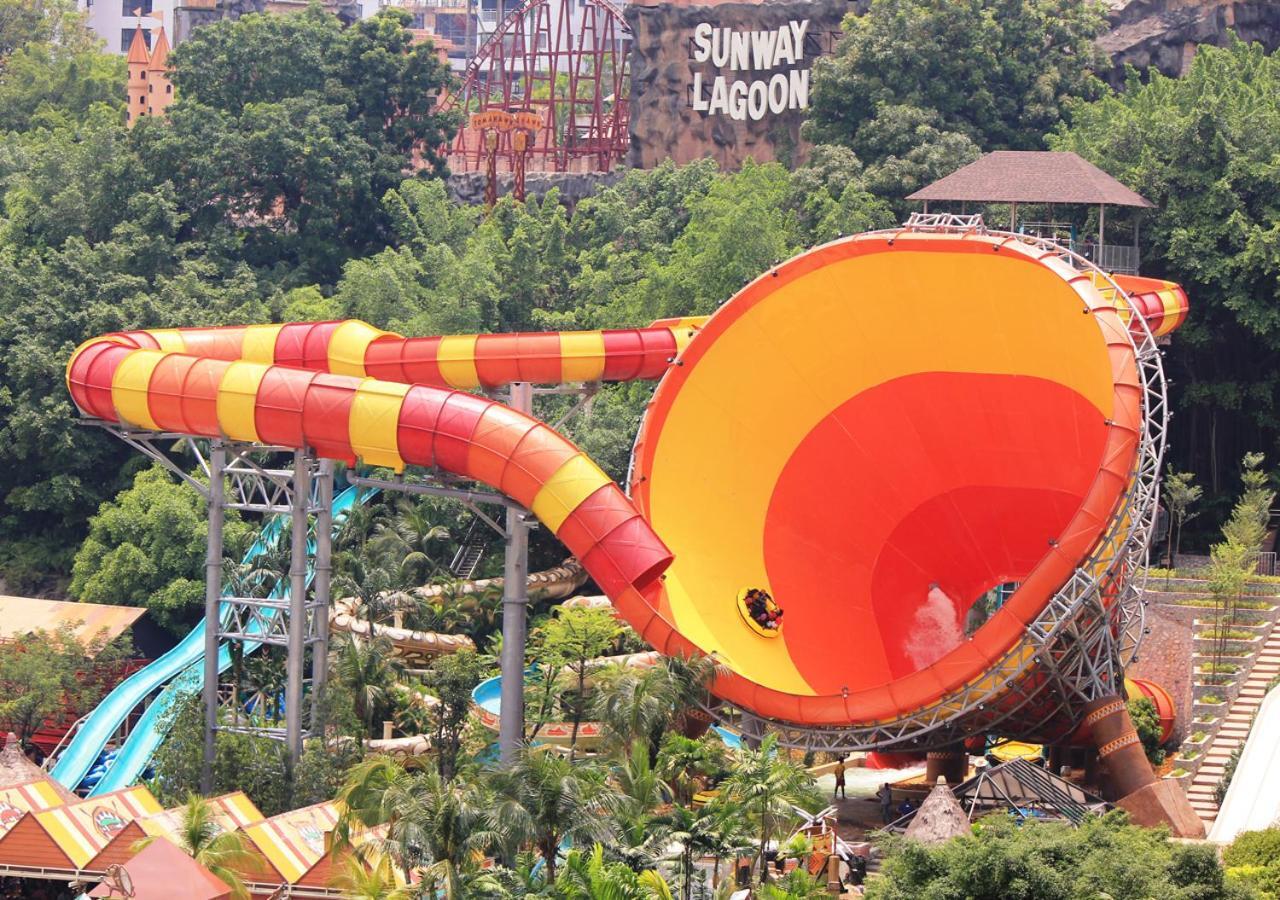 Sunway Resort Hotel Petaling Jaya Εξωτερικό φωτογραφία The Tornado slide