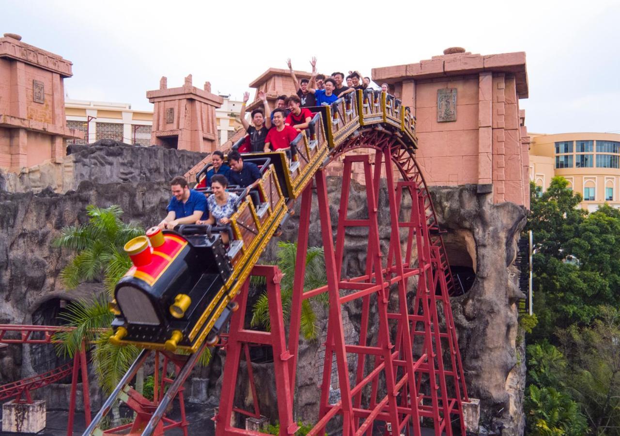 Sunway Resort Hotel Petaling Jaya Εξωτερικό φωτογραφία The Dragon roller coaster